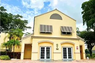 8353 Lake Dr, Doral, FL 33166 - Photo 15