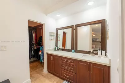 8235 NW 157th Ter, Miami Lakes, FL 33016 - Photo 11