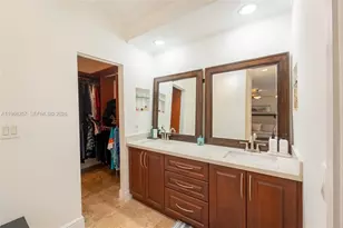 8235 NW 157th Terrace, Miami Lakes, FL 33016 - Photo 11