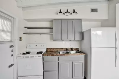 2111 York St, Opa Locka, FL 33054 - Photo 29