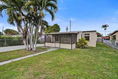 2111 York St, Opa Locka, FL 33054 - Photo 9