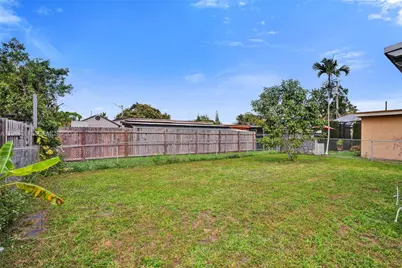 2111 York St, Opa Locka, FL 33054 - Photo 15