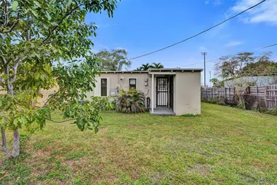 2111 York St, Opa Locka, FL 33054 - Photo 7