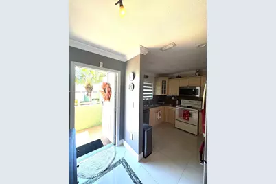 11163 NW 7th St #204-19, Miami, FL 33172 - Photo 9