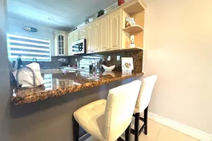 11163 NW 7th St, Miami, FL 33172 - Photo 21