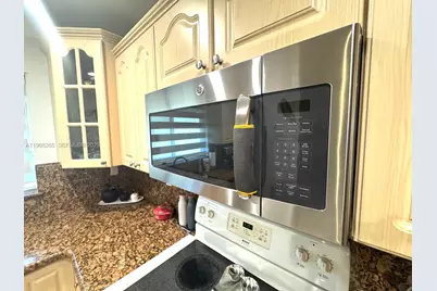 11163 NW 7th St #204-19, Miami, FL 33172 - Photo 15