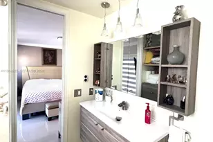 11163 NW 7th St, Miami, FL 33172 - Photo 47