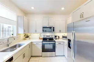 1040 SE 24th Ave, Homestead, FL 33035 - Photo 13