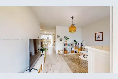 1040 SE 24th Ave, Homestead, FL 33035 - Photo 5