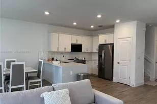 146 SW 170th Ave, Pembroke Pines, FL 33027 - Photo 9