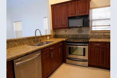 15251 Wilshire Way, Pembroke Pines, FL 33027 - Photo 5