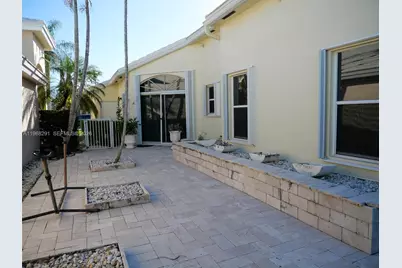15251 Wilshire Way, Pembroke Pines, FL 33027 - Photo 25