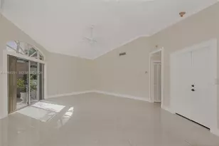 15251 Wilshire Way, Pembroke Pines, FL 33027 - Photo 7