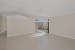 15251 Wilshire Way, Pembroke Pines, FL 33027 - Photo 5