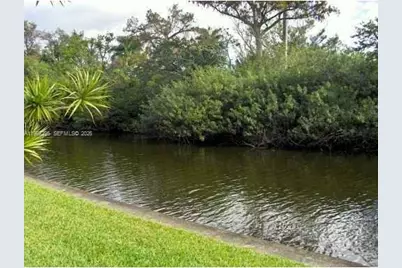 102 Royal Park Dr #2B, Oakland Park, FL 33309 - Photo 1