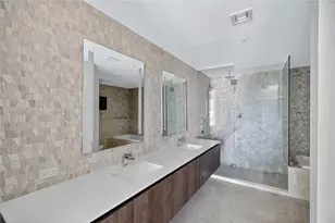 88 SW 7th St, Miami, FL 33130 - Photo 21