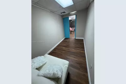 3939 NW 7 St, Miami, FL 33126 - Photo 9