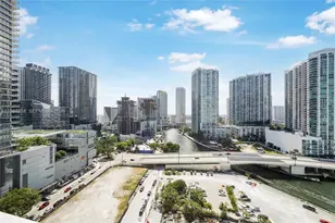 41 SE 5th St, Miami, FL 33131 - Photo 51