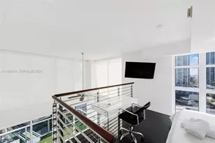 41 SE 5th St, Miami, FL 33131 - Photo 25