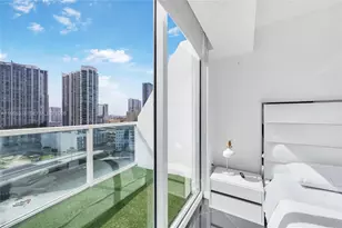 41 SE 5th St, Miami, FL 33131 - Photo 19