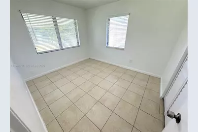 1641 NW 24th Ter, Fort Lauderdale, FL 33311 - Photo 7