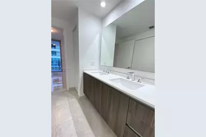 488 NE 18th St #407, Miami, FL 33132 - Photo 37