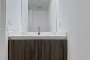 488 NE 18th St, Miami, FL 33132 - Photo 31