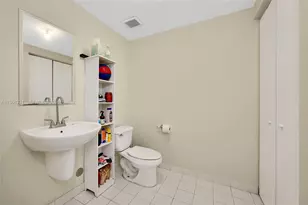 690 SW 1st Ct, Miami, FL 33130 - Photo 13
