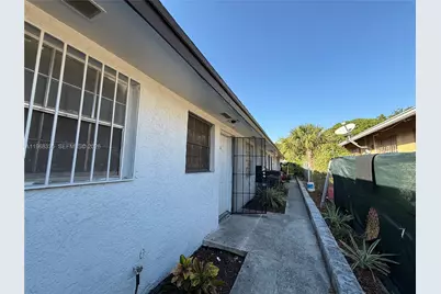 817 5th St #4, West Palm Beach, FL 33401 - Photo 1