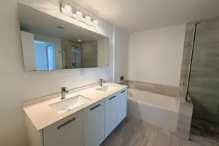 1300 Brickell Bay Dr, Miami, FL 33131 - Photo 5