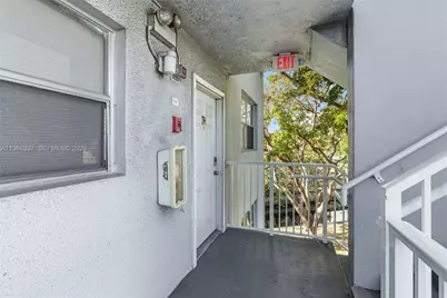 112 Royal Park Dr #3H, Oakland Park, FL 33309 - Photo 3