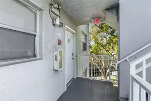 112 Royal Pk Dr, Oakland Park, FL 33309 - Photo 3