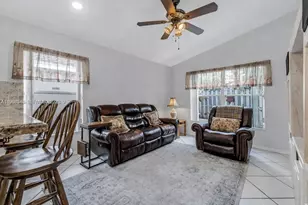 1391 SW 181st Ave, Pembroke Pines, FL 33029 - Photo 9