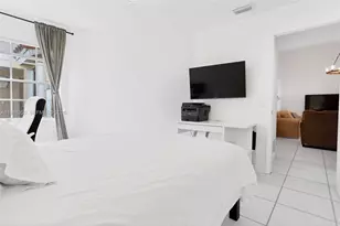 1595 Springside Dr, Weston, FL 33326 - Photo 17