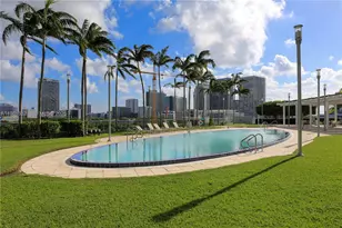 601 NE 36th St, Miami, FL 33137 - Photo 27