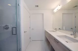 16385 Biscayne Blvd, North Miami Beach, FL 33160 - Photo 9