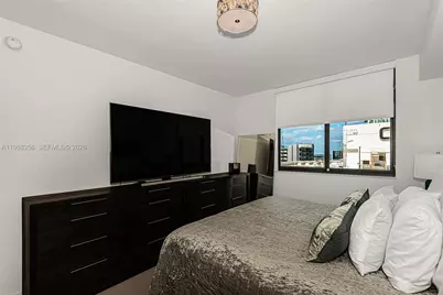 999 SW 1st Ave #3215, Miami, FL 33130 - Photo 17