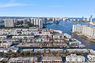 3860 NE 168th St, North Miami Beach, FL 33160 - Photo 11