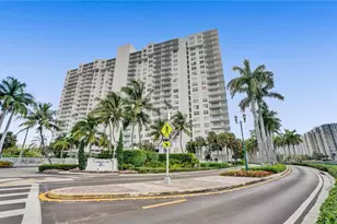 2801 NE 183rd St, Aventura, FL 33160 - Photo 55