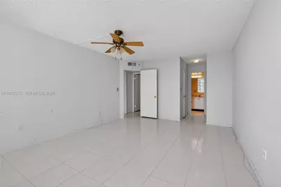 2801 NE 183rd St #1612W, Aventura, FL 33160 - Photo 31
