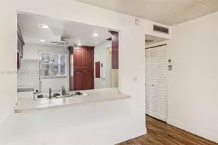 3220 Holiday Springs Blvd, Margate, FL 33063 - Photo 9