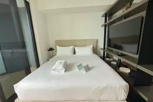 398 NE 5th St, Miami, FL 33132 - Photo 7