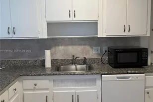 3917 Segovia St, Coral Gables, FL 33134 - Photo 11