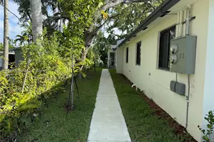 210 SW 3rd St, Florida City, FL 33034 - Photo 5