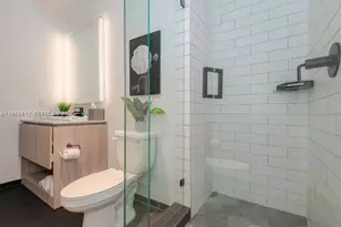 398 NE 5th St, Miami, FL 33132 - Photo 17