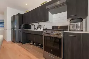 398 NE 5th St, Miami, FL 33132 - Photo 5