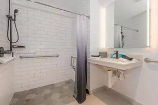 398 NE 5th St, Miami, FL 33132 - Photo 15