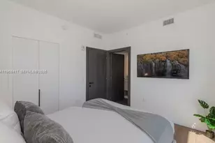 398 NE 5th St, Miami, FL 33132 - Photo 11