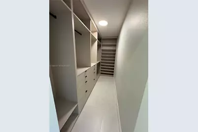 1900 W 54th St #219, Hialeah, FL 33012 - Photo 25