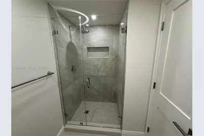 1900 W 54th St #219, Hialeah, FL 33012 - Photo 23